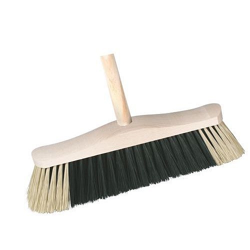 Dřevěný smeták s tyčí